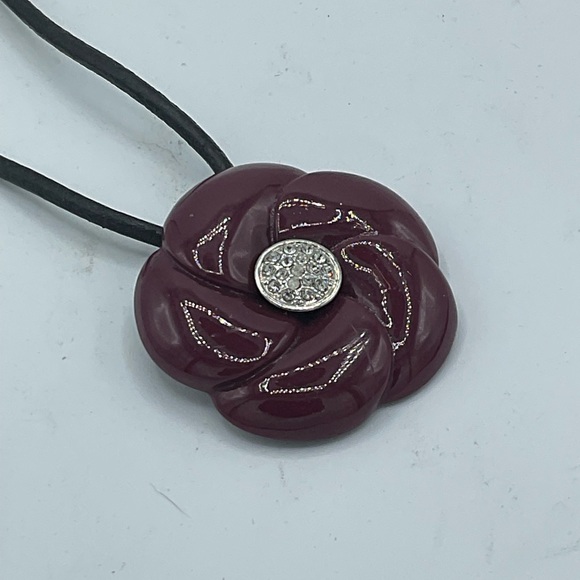 “FLORAL PENDANT NECKLACE” Costume Jewelry. - Picture 5 of 11